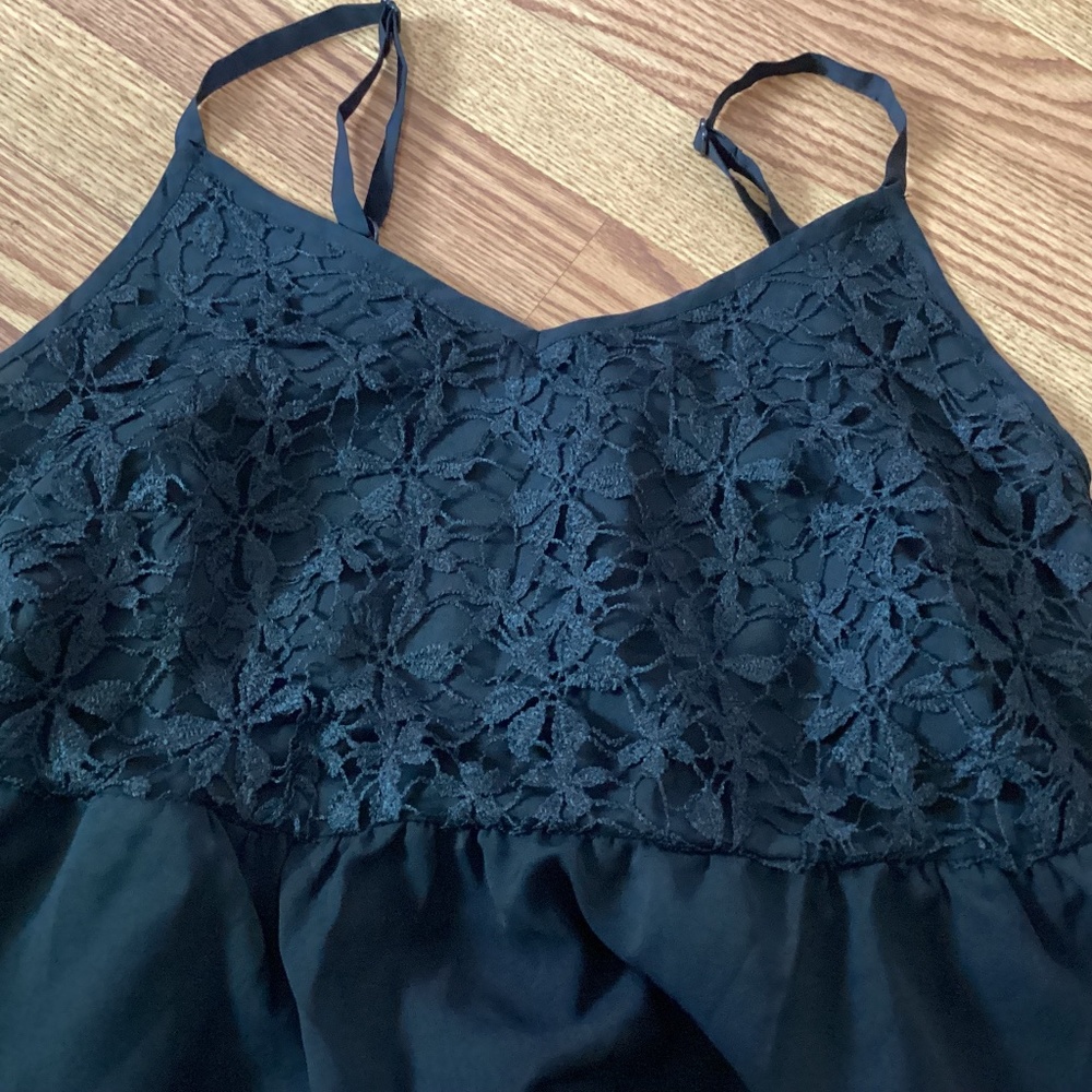 BloomChic Black Lace Bodice & Scalloped Hem Midi Dress - Picture 5 of 6